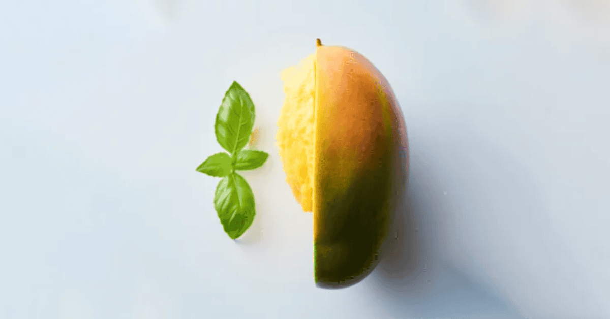 Manga e folhas de manjericão, ingredientes associados à linha Hydrate da Authentic Beauty Concept.